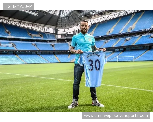 曼联夏窗大行动：豪掷德布劳内式中场，震撼补强计划