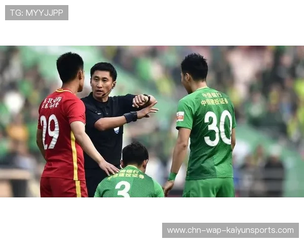 裁判追不上塞内加尔边锋：太快，踩雪都飞起来了，塞内加尔国脚